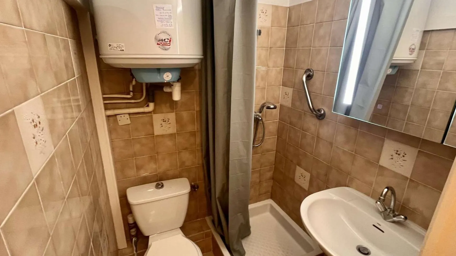 Studio Climatise Avec Parking Face A La Mer - 2 Couchages - Fr-1-226B-233 Cavalaire-sur-Mer
