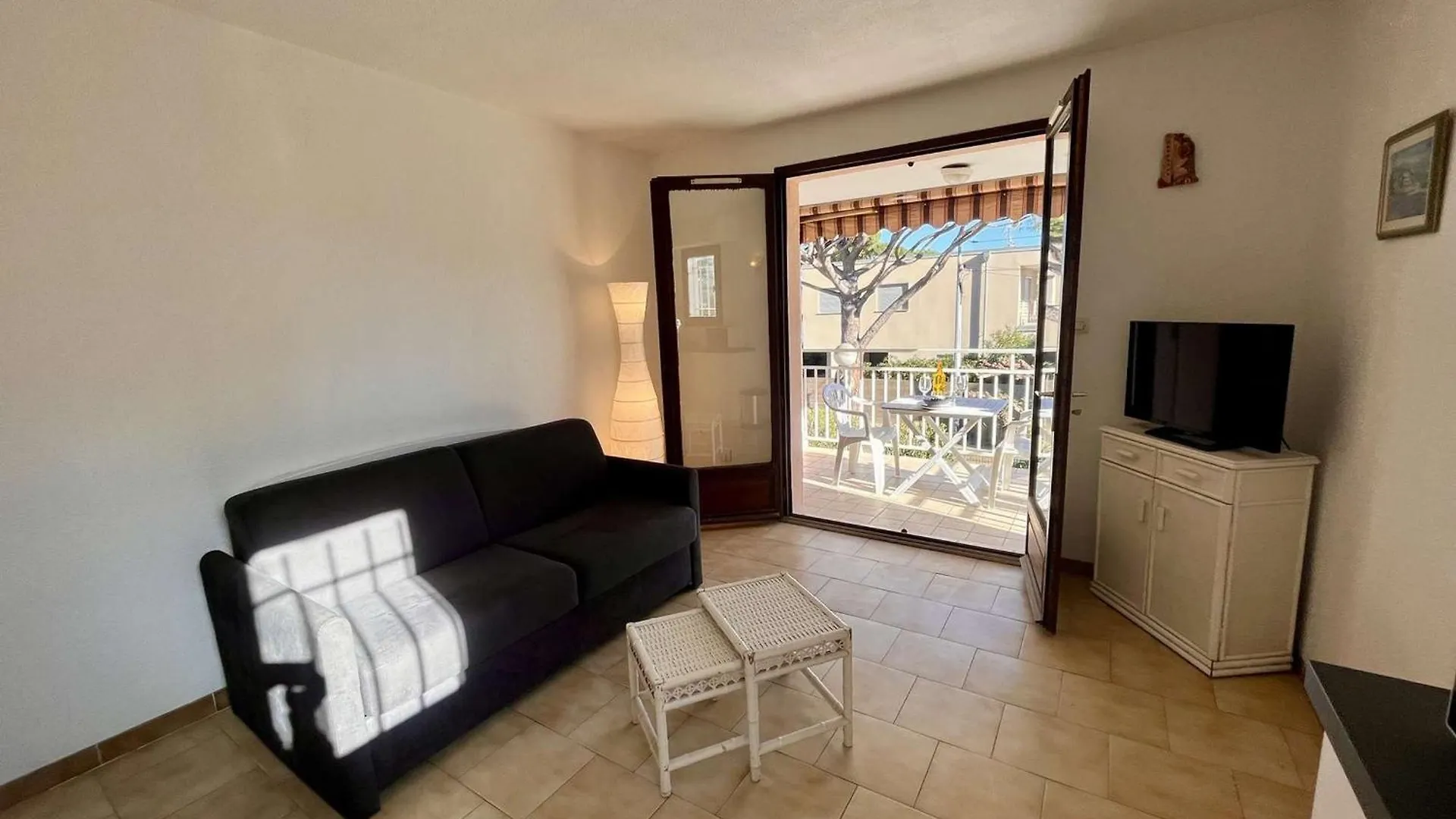 Apartment Studio Climatise Avec Parking Face A La Mer - 2 Couchages - Fr-1-226B-233 Cavalaire-sur-Mer France