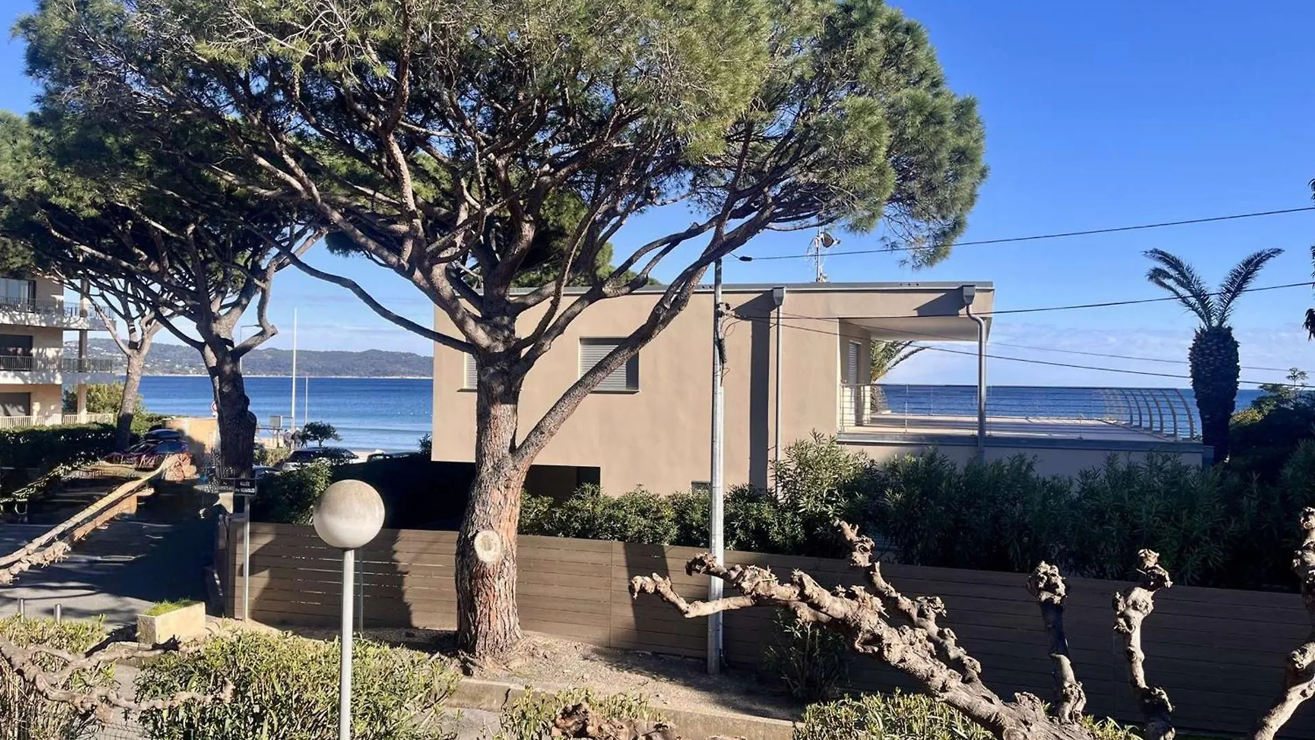 Studio Climatise Avec Parking Face A La Mer - 2 Couchages - Fr-1-226B-233 Cavalaire-sur-Mer